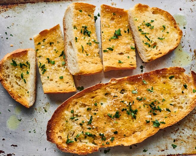 Cách làm bánh mì bơ tỏi