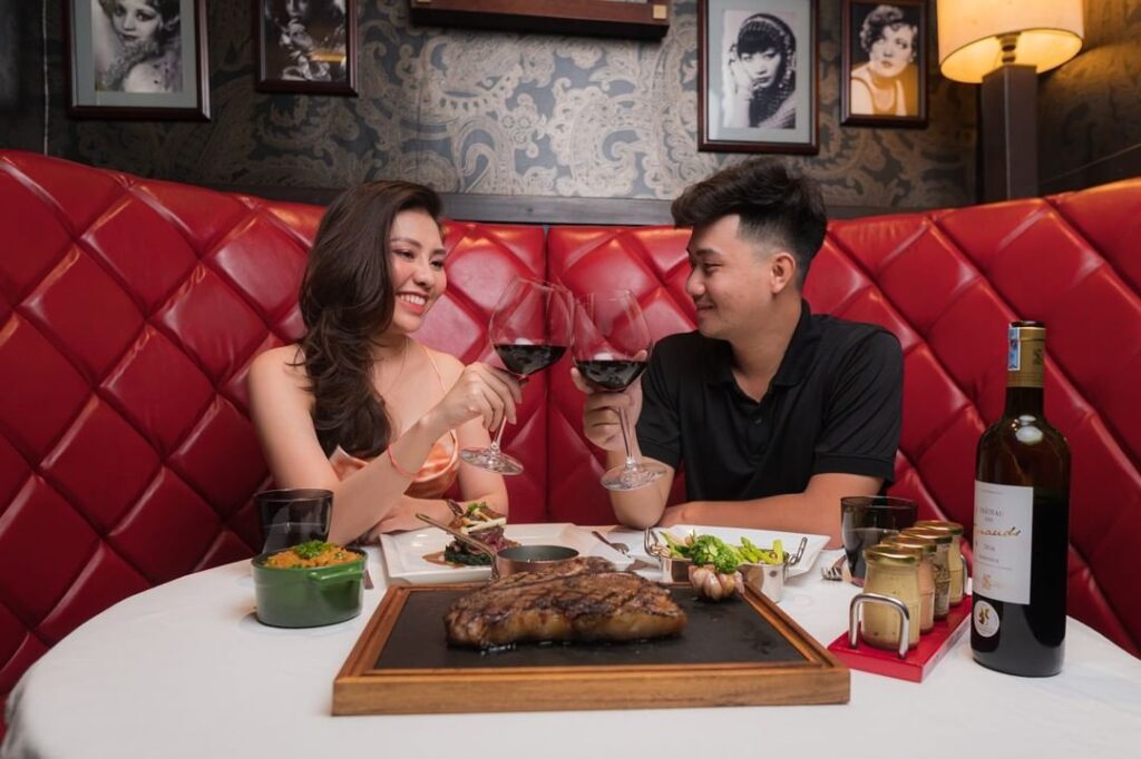 Mẹo gọi món cho cặp đôi lần đầu đến nhà hàng Châu Âu