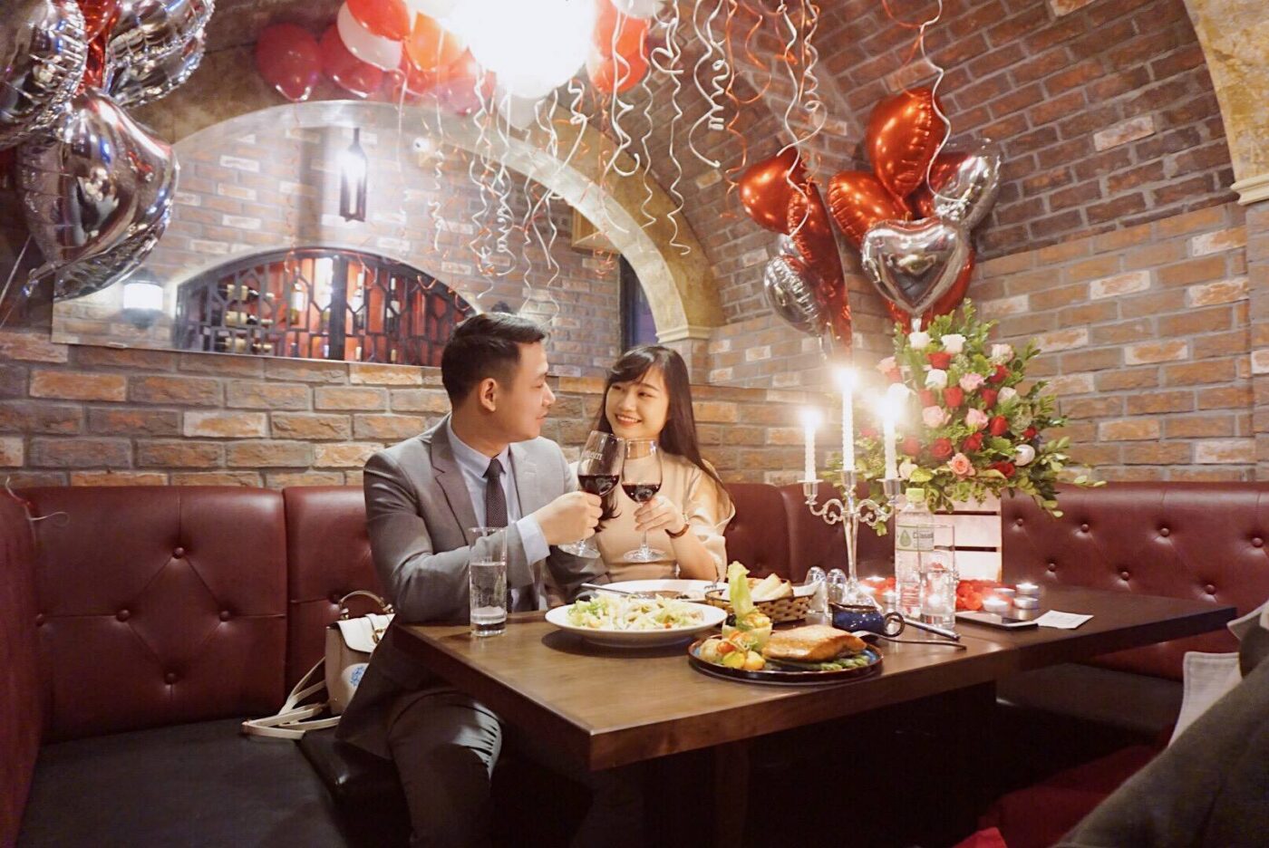 Mẹo gọi món cho cặp đôi lần đầu đến nhà hàng Châu Âu